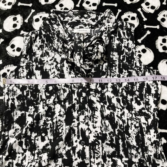 CALVIN KLEIN Black and white abstract ikat print sleeveless blouse XS SMALL top - Picture 7 of 14
